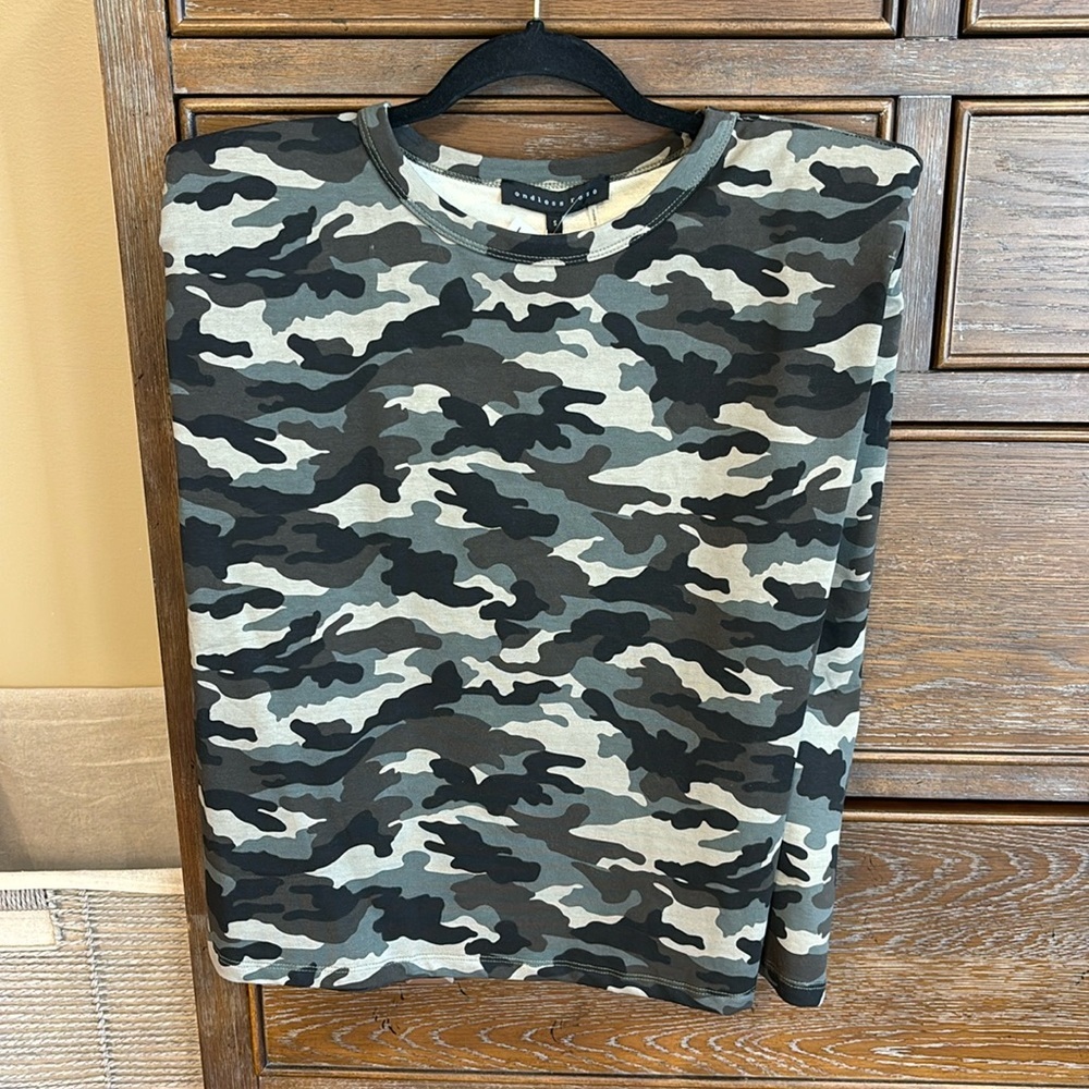 NWT Endless Rose Camo Padded Shirt Small S